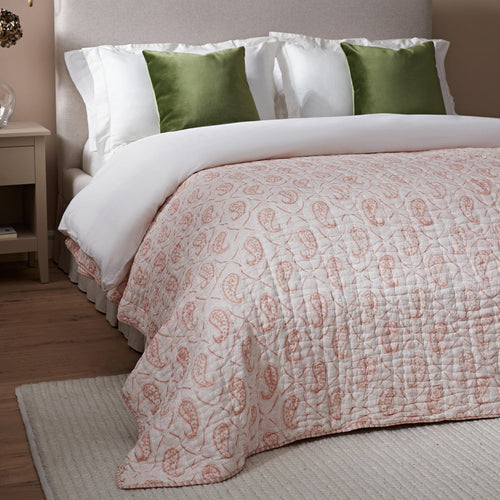 How to make your bed for maximal style, comfort and warmth - daals