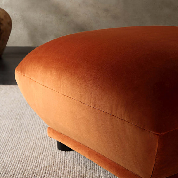 Gianni Pouffe, Rust Velvet - daals