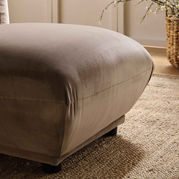 Gianni Pouffe, Mink Velvet