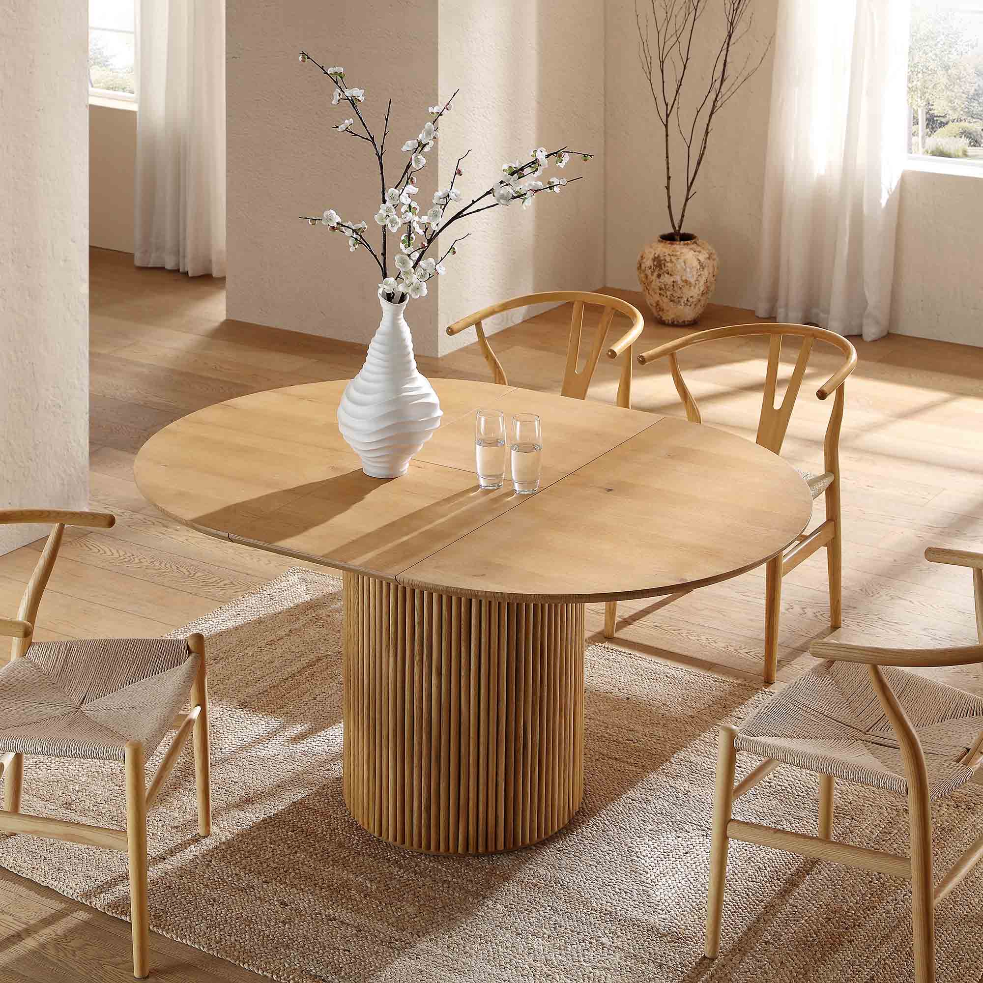 Maru Round 4-6 Seater Extending Oak Pedestal Dining Table, Oak | daals