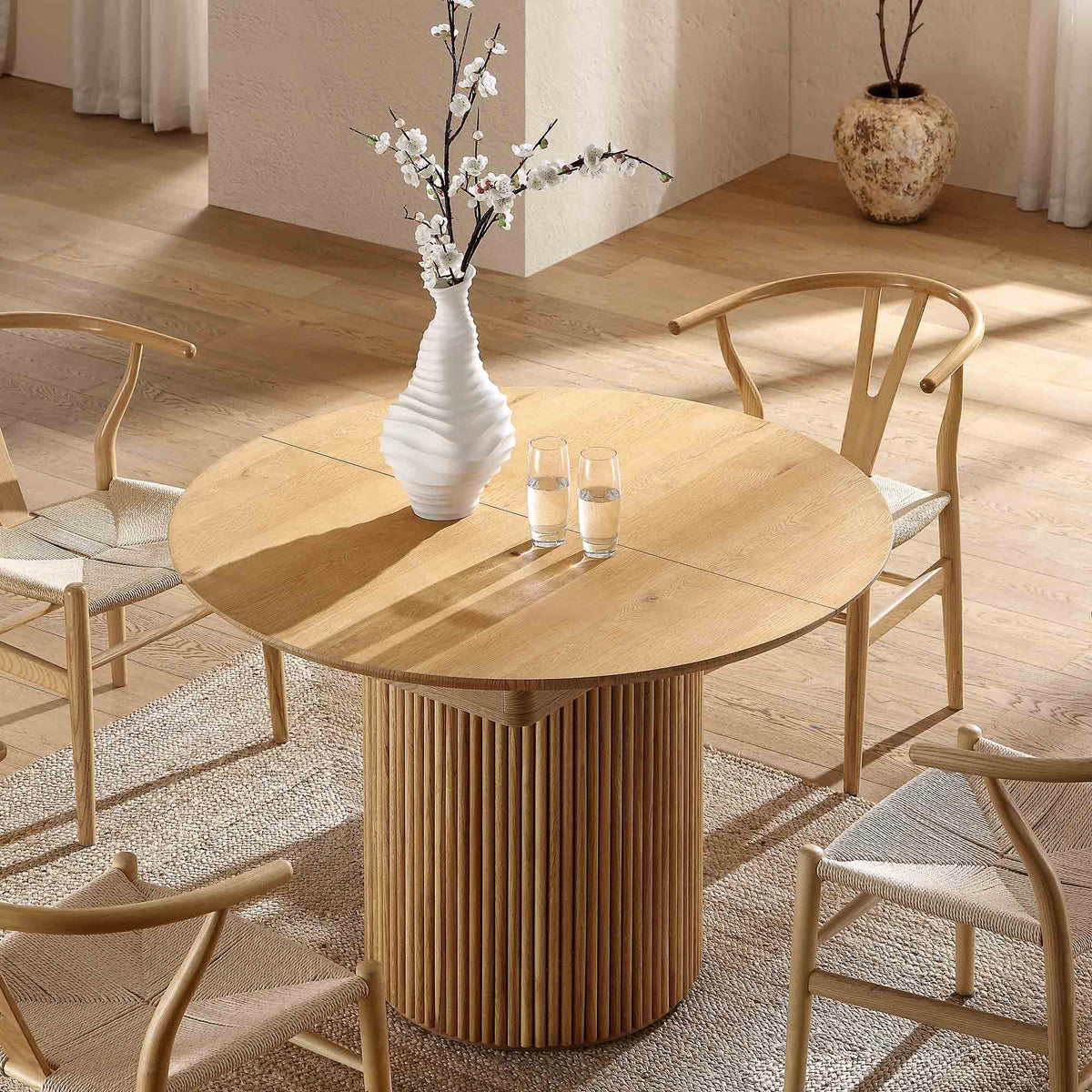 Maru Round 4-6 Seater Extending Oak Pedestal Dining Table, Oak | daals