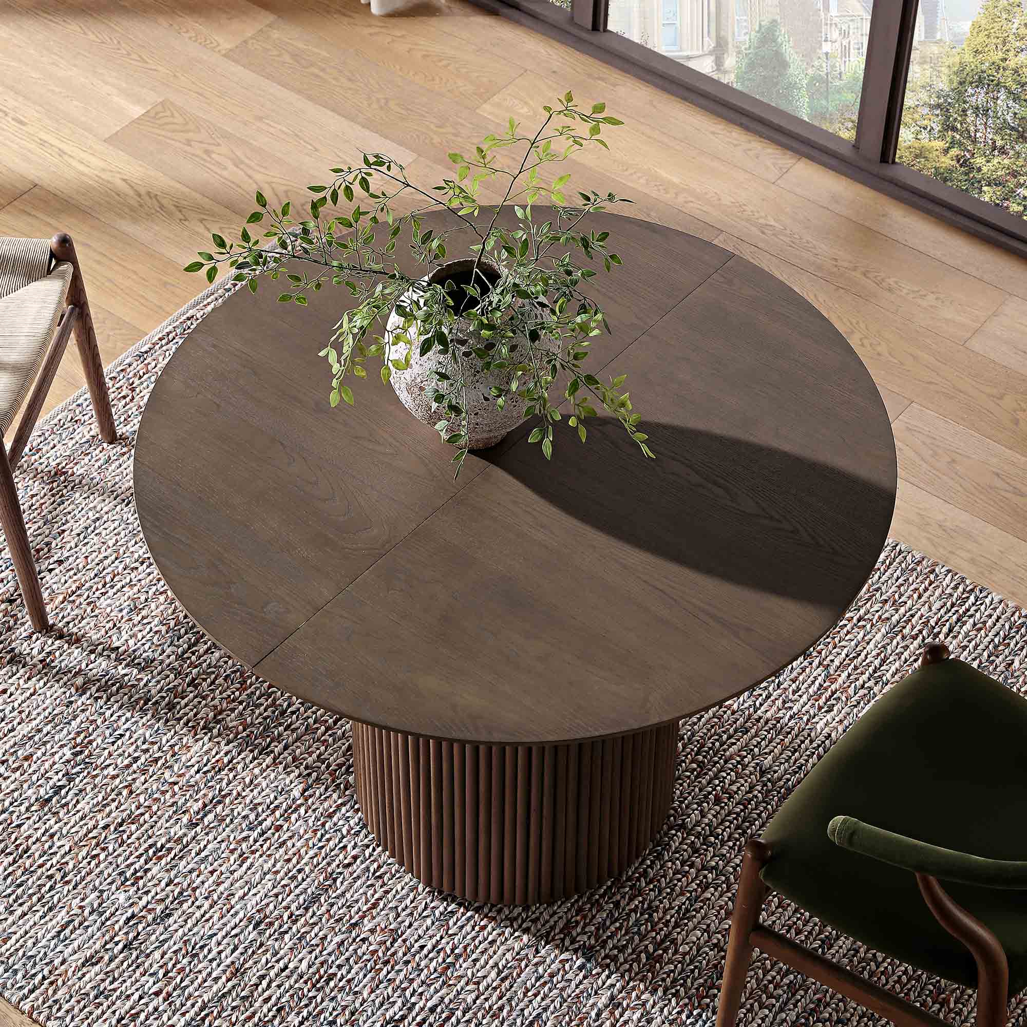 Maru Round 4-6 Seater Extending Oak Pedestal Dining Table, Silver Oak ...