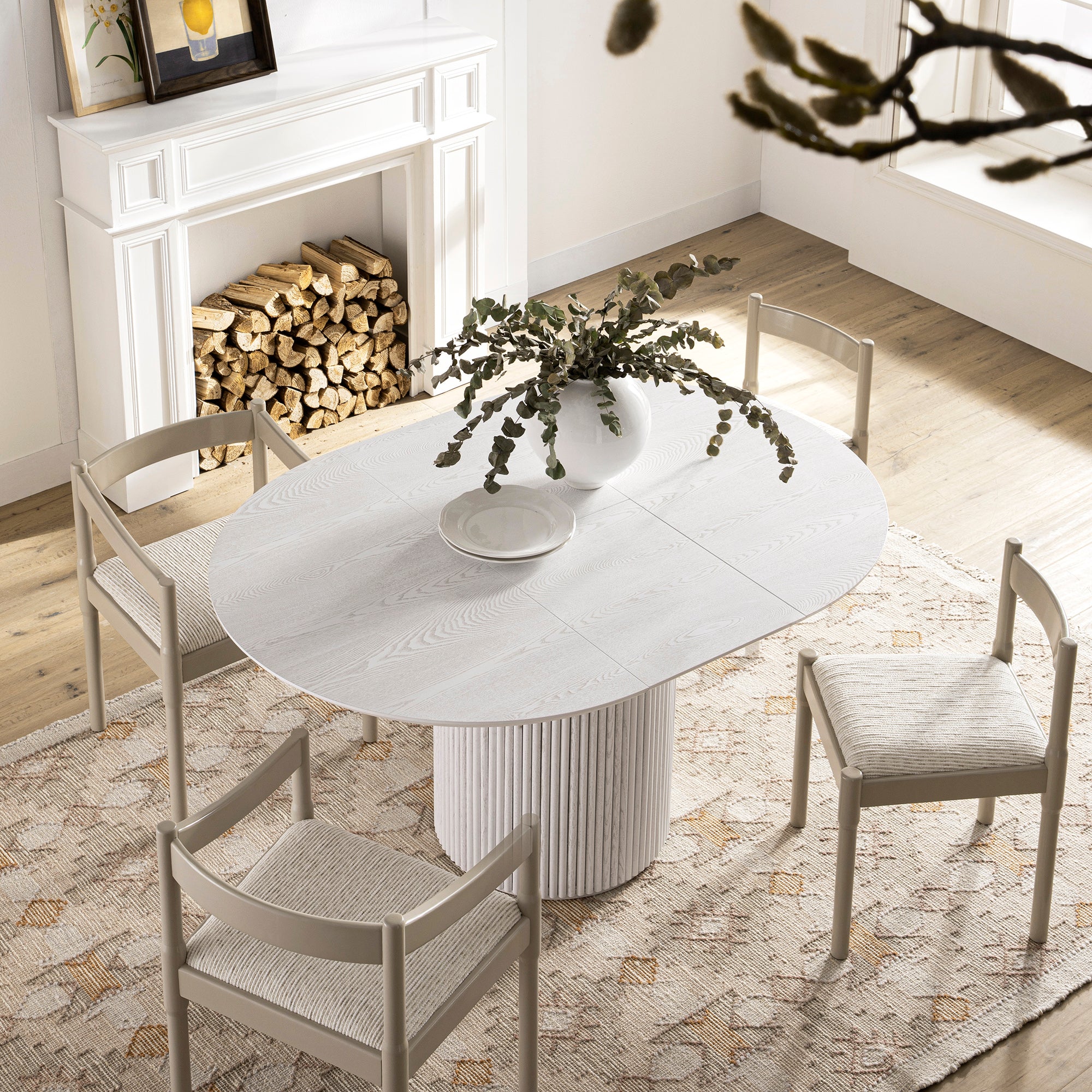 Maru Round 4-6 Seater Extending Oak Pedestal Dining Table, Washed White