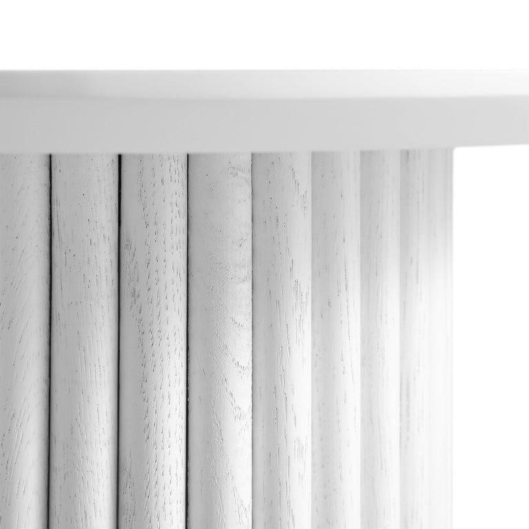 Maru Oak Round Side Table, Washed White daals