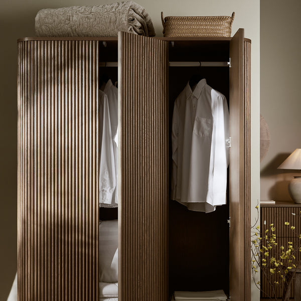 Maru Triple Wardrobe, Silver Oak - daals