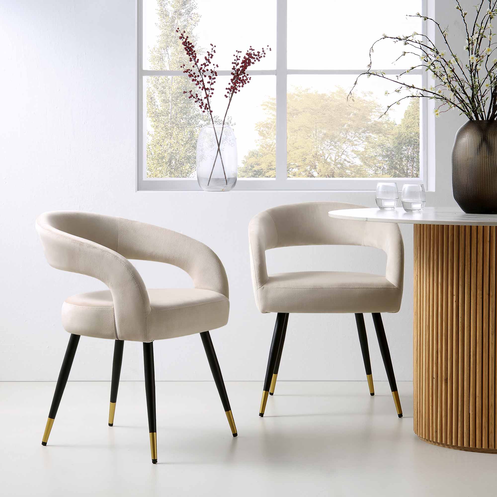 Laurel Wave Champagne Velvet Set of Dining Chairs daals