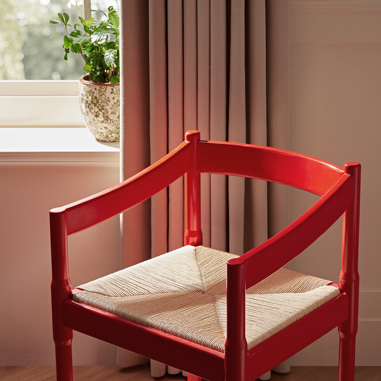 Minley 2-in-1 Carver Chair, Red High Gloss