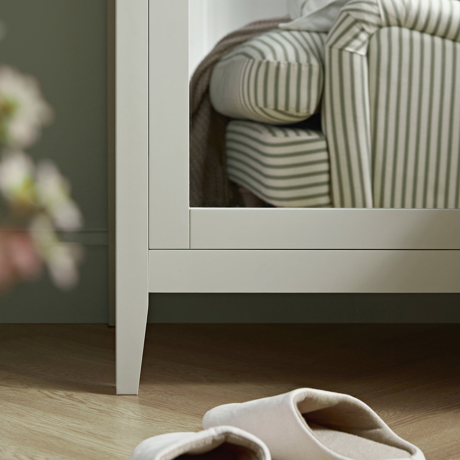 Oakham Mirrored Double Wardrobe, Shaded White