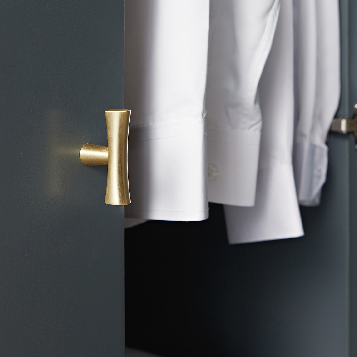 Oakham Triple Wardrobe, Stormy Blue