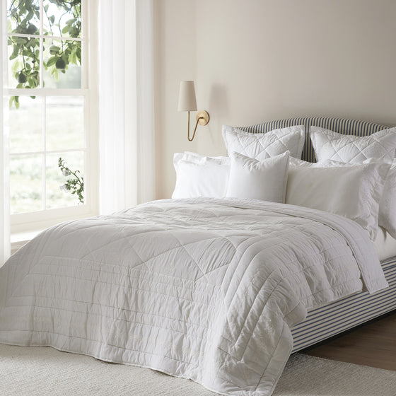 Esmeralda White Floral Embroidered Quilted Linen Blend Bedspread