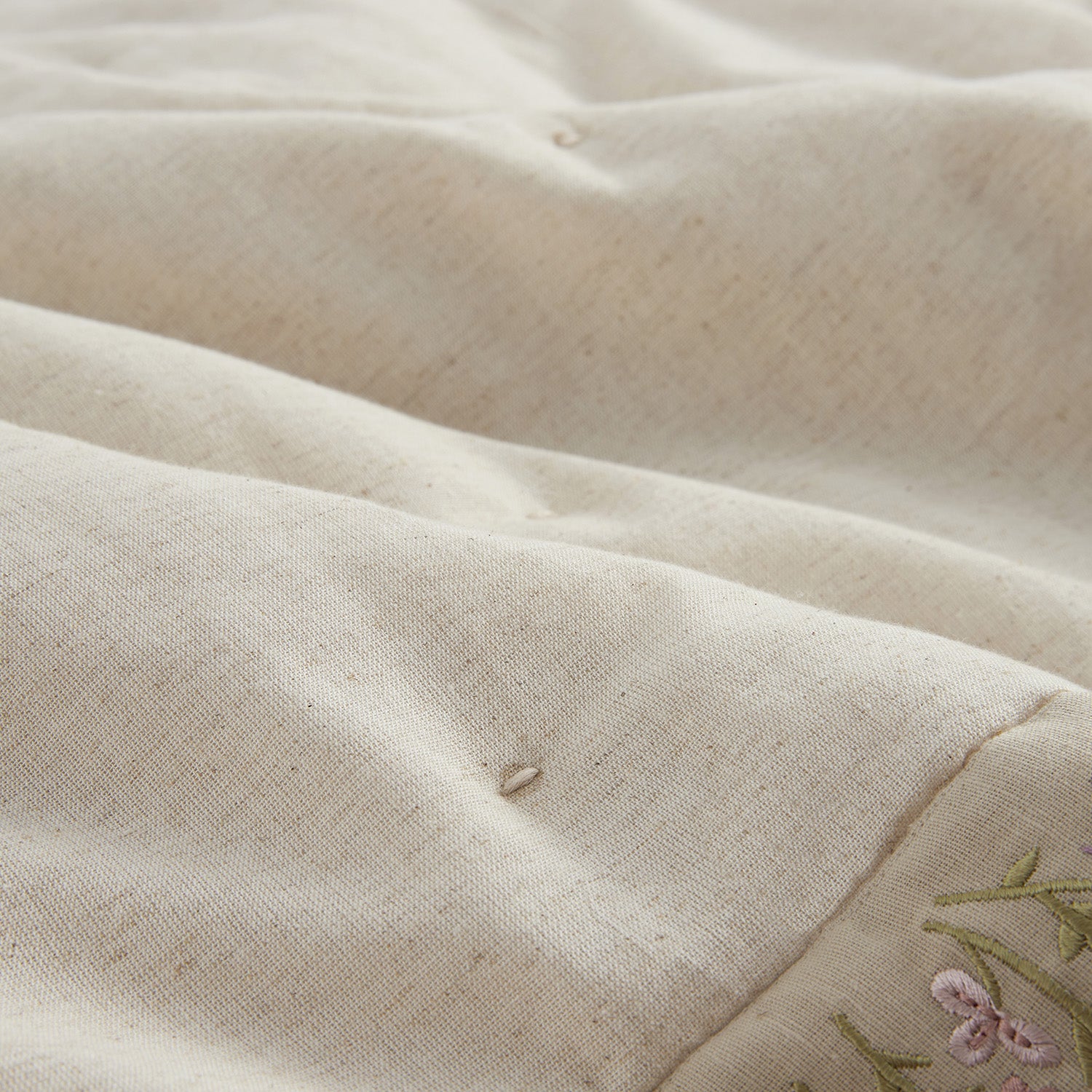 Evelyn Wildflower Embroidered Quilted Linen Blend Bedspread