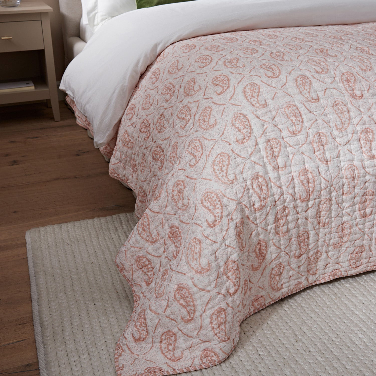 Juliette Peachy Pink Paisley Reversible Quilted Cotton Bedspread