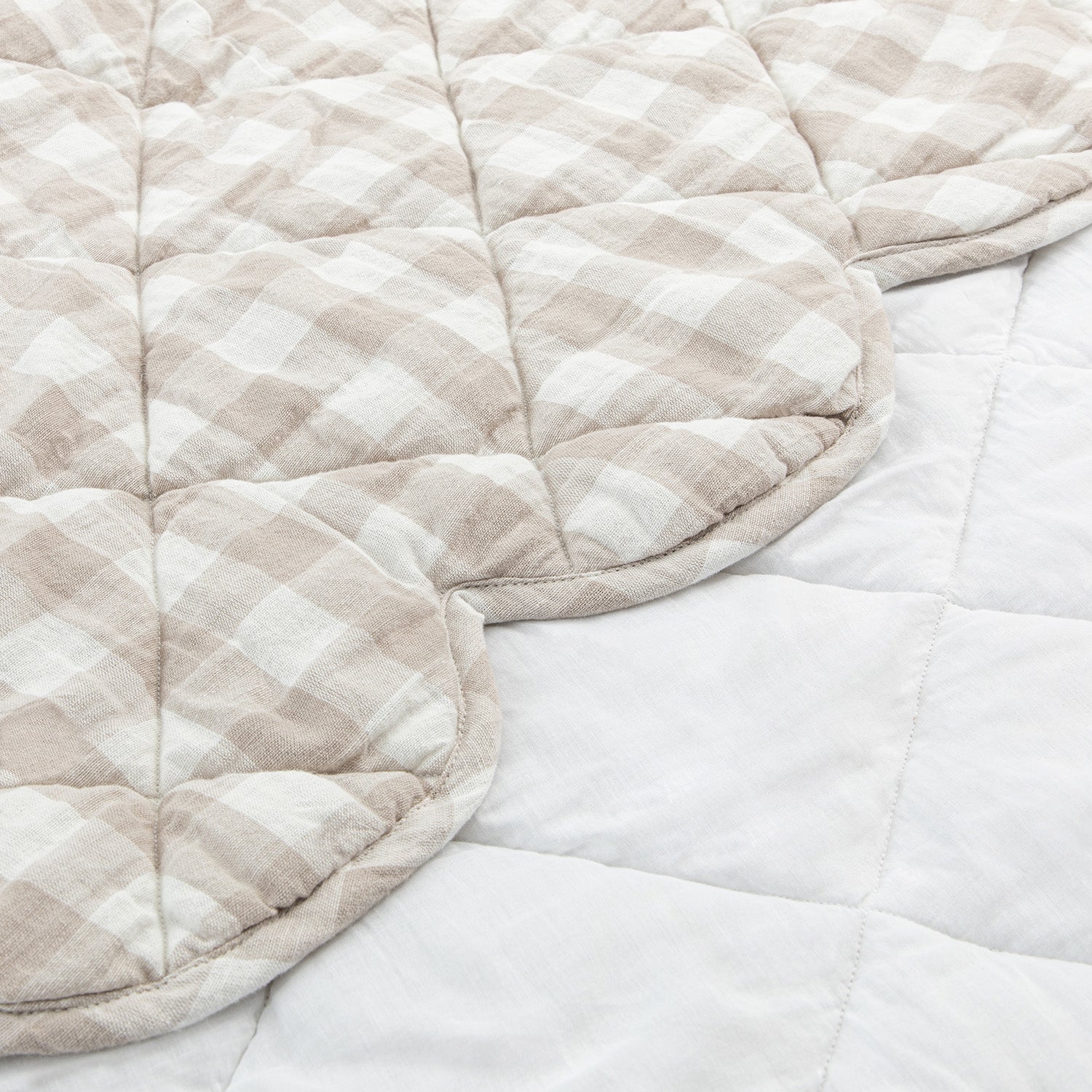 Matilda Beige Gingham Scallop Quilted Linen Blend Bedspread Daals matilda-beige-gingham-scallop-quilted-linen-blend-bedspread-daals