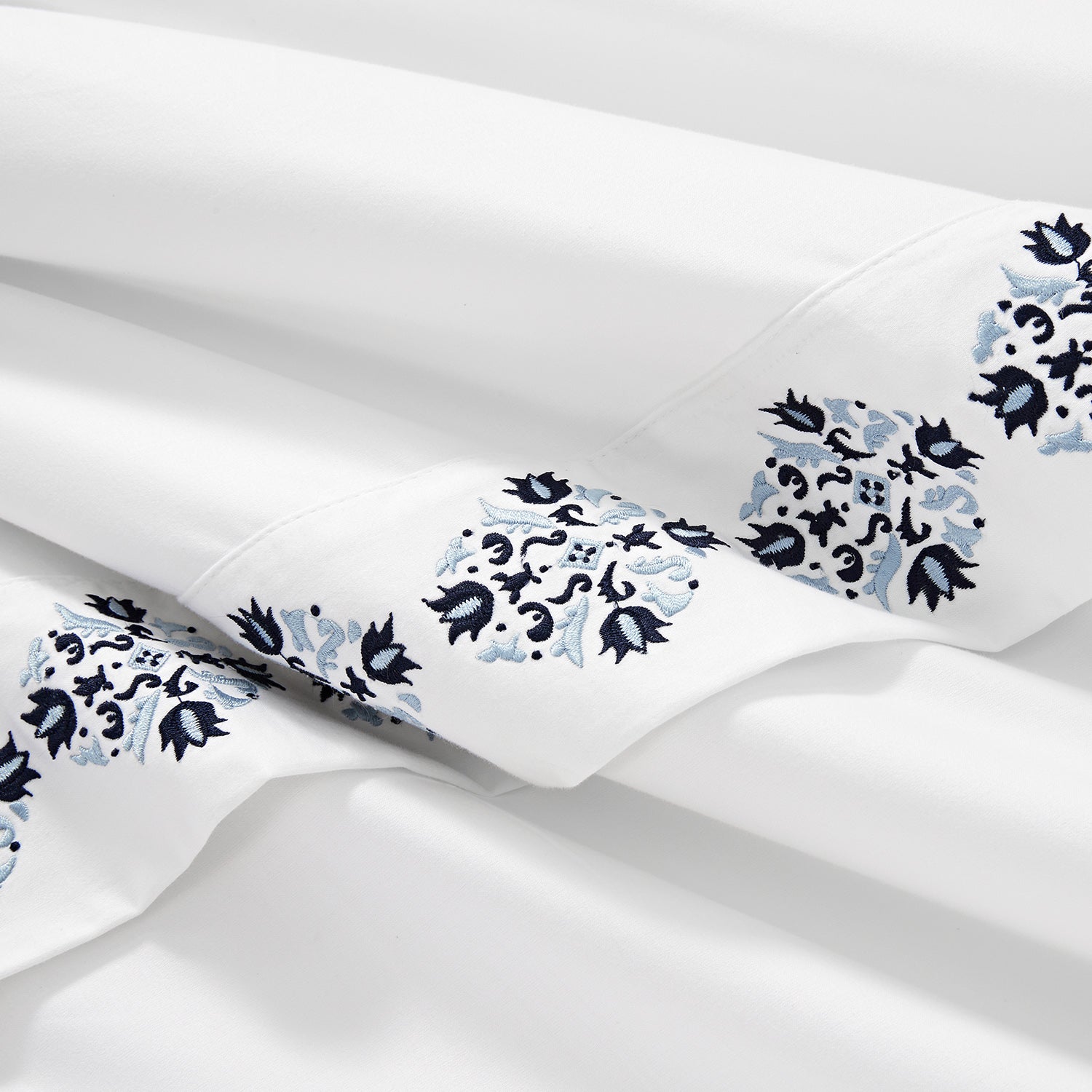 Kingsbury Navy & Powder Blue Heritage Embroidered 600 Thread Count Cotton Sateen Duvet Set