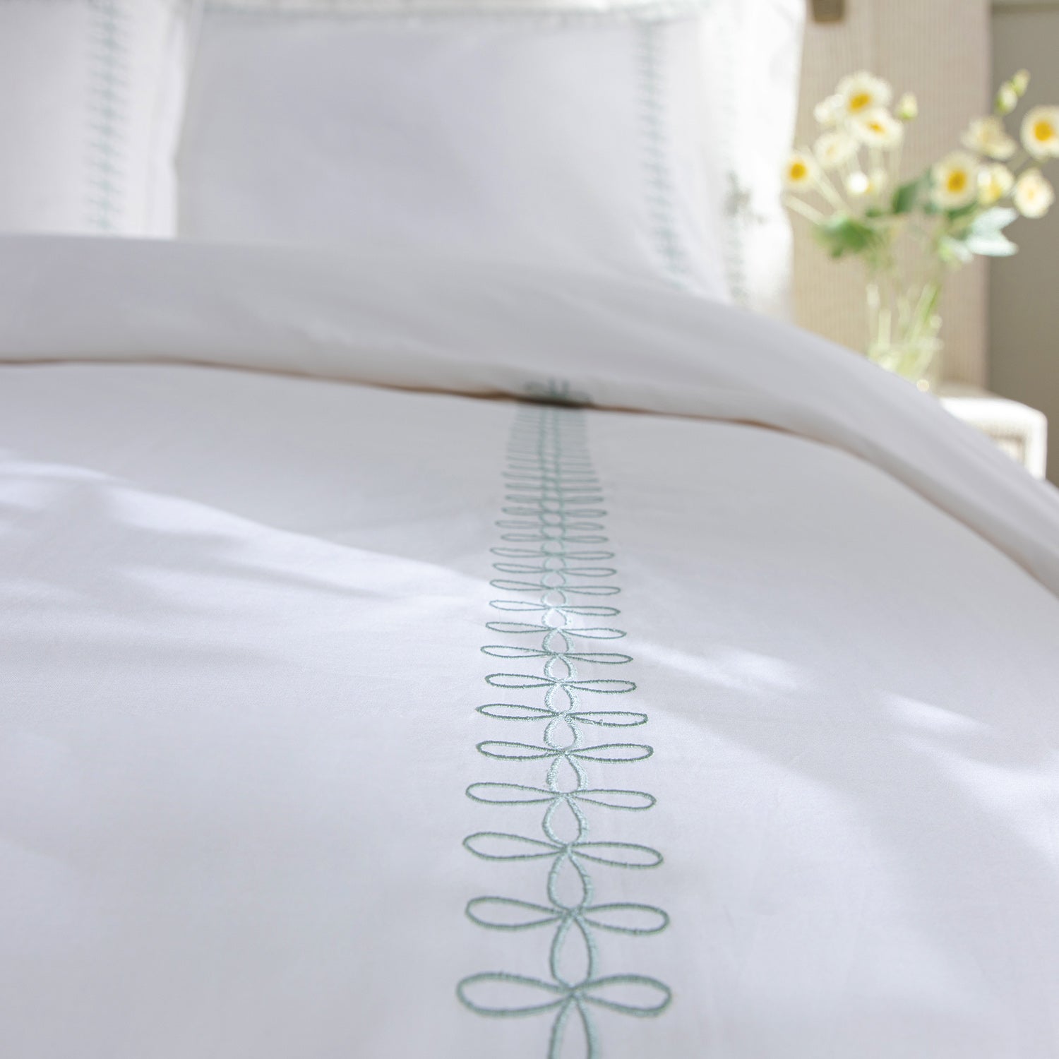 Milano Sea Spray Green Knot Embroidered 600 Thread Count Cotton Sateen Duvet Set