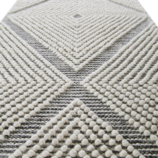 Avanti Handwoven Salt and Pepper Diamond Bobble Wool Runner - daals