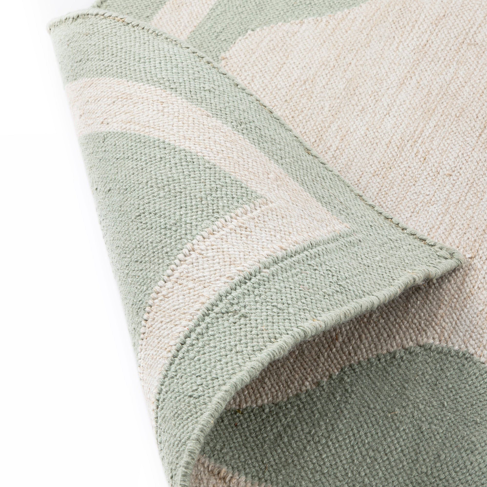 Matilda Sage Green Scallop Border Indoor Outdoor Handwoven Rug | daals