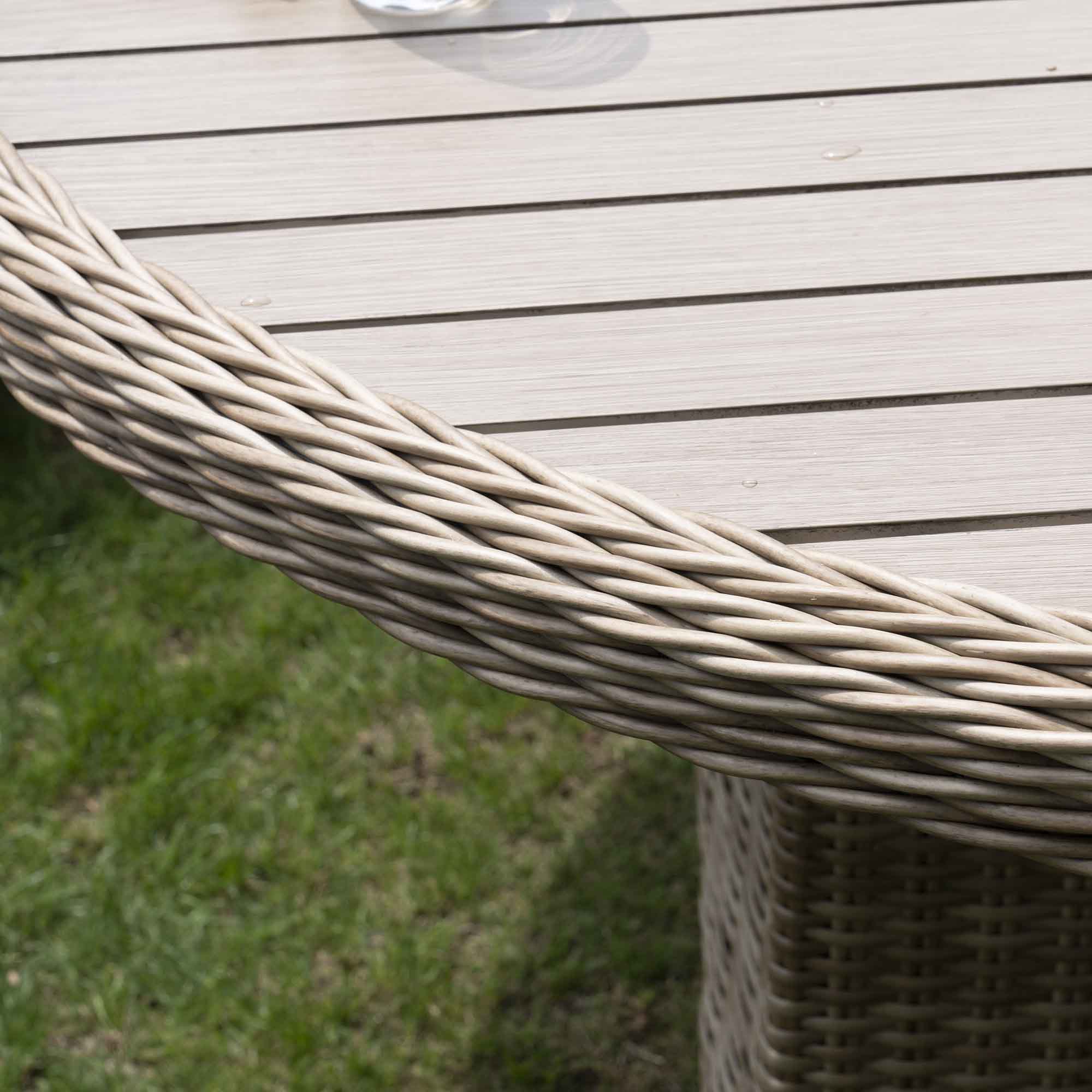 Hampshire 4-Seater Round Wicker Rattan Dining Set, Natural