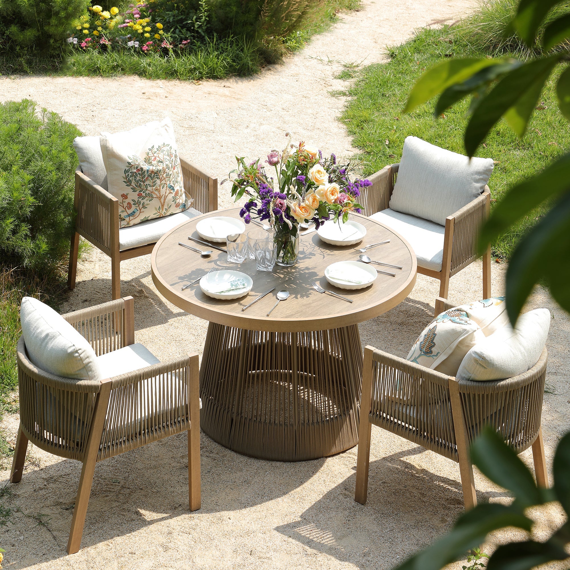 Round Outdoor Seating Pedra Rope And Aluminium Outdoor 4-Seater