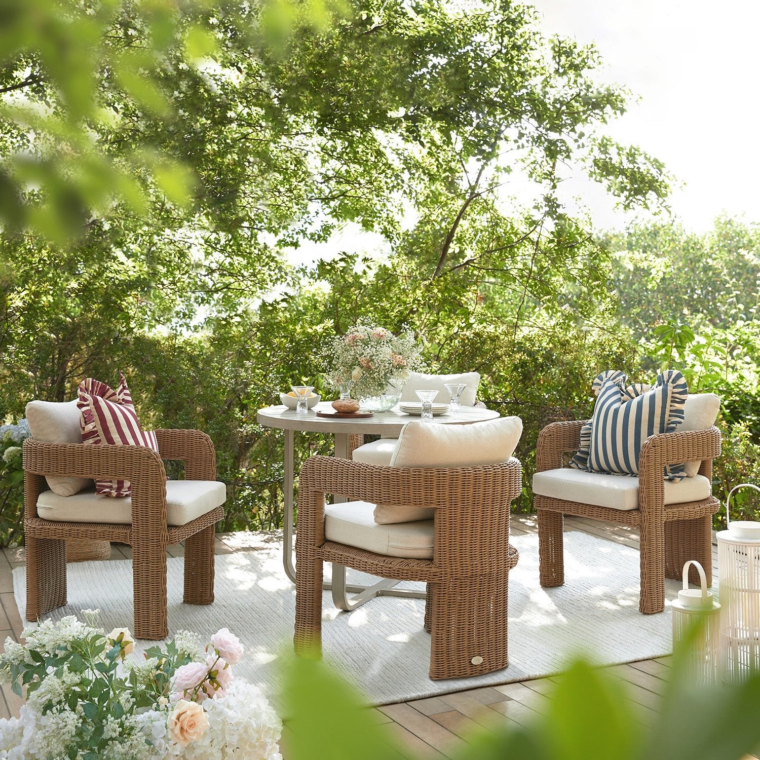 Stanford Round Wicker Outdoor 4-Seater Round Dining Set, Natural | daals