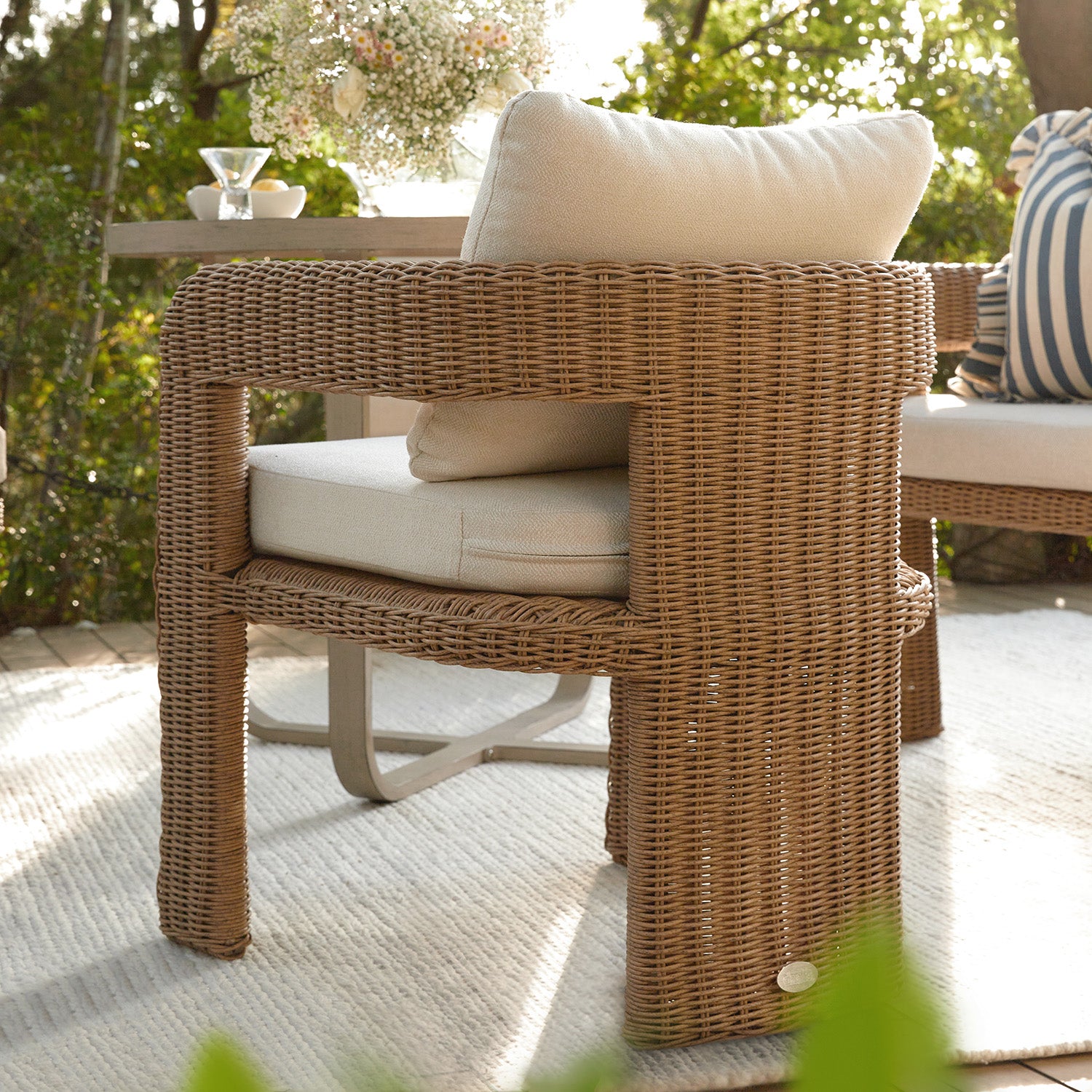 Stanford Round Wicker Outdoor 4-Seater Round Dining Set, Natural