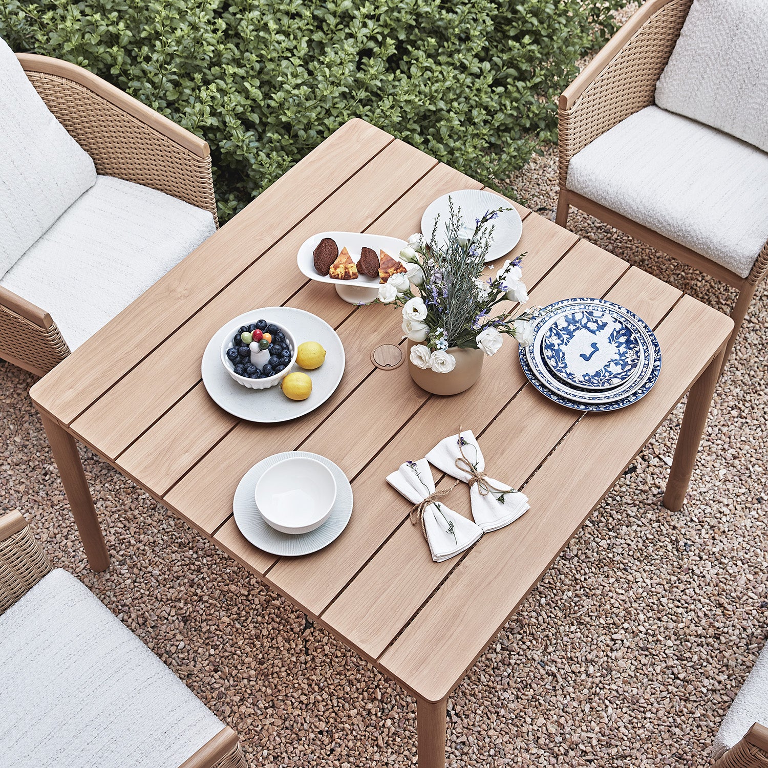 Panarea Indoor and Outdoor Wicker 4-Seater Square Dining Set