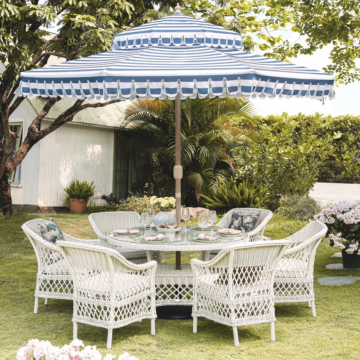 Willowbrook Lattice Weave Rattan 6-Seater Round Dining Set, White