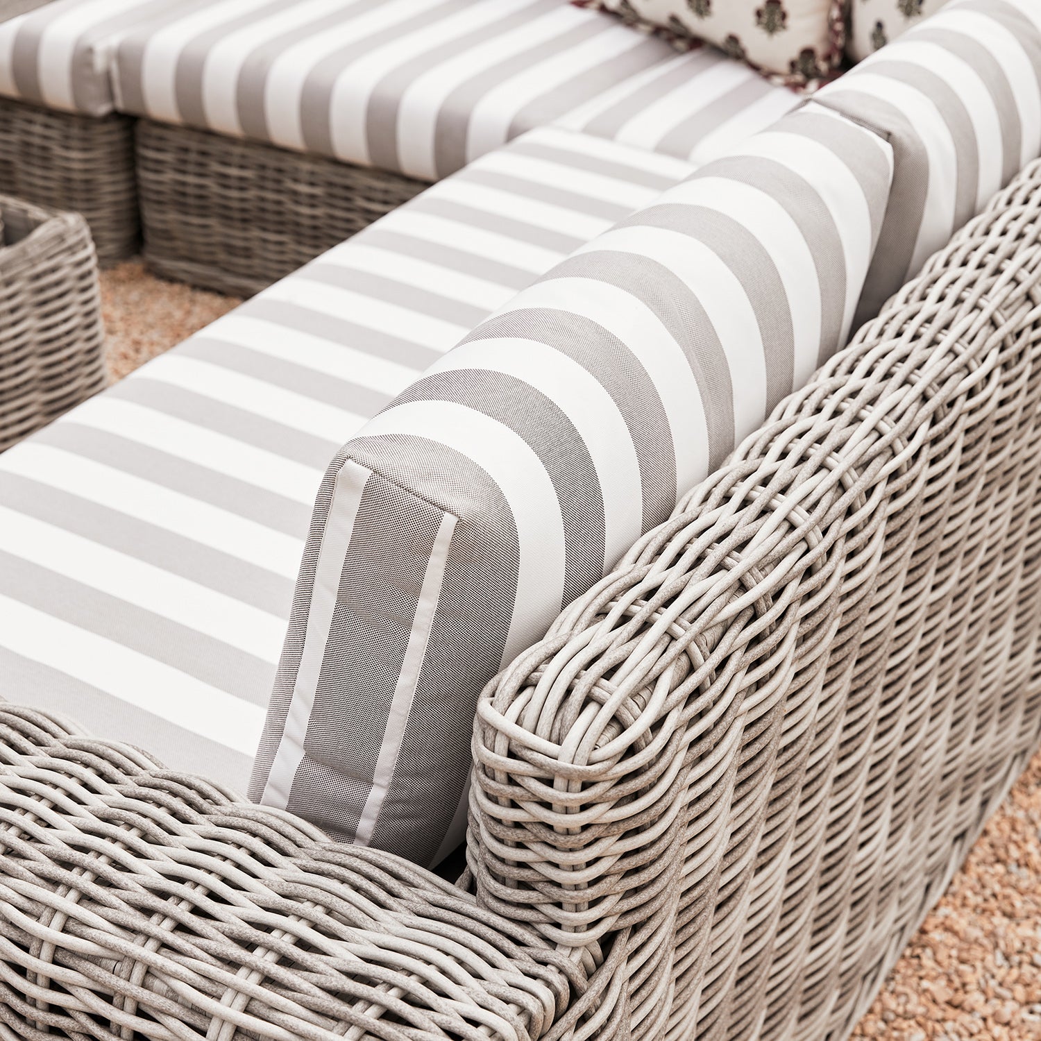 Bellagio Round Wicker Large Corner Casual Dining Set with Rising Table, Light Grey with Taupe Stripes