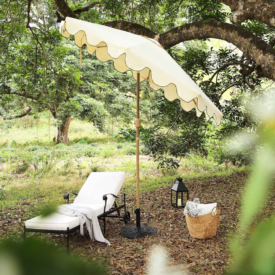 Beige 2.6M Octagonal Crank and Tilt Parasol with Grass Green Scalloped