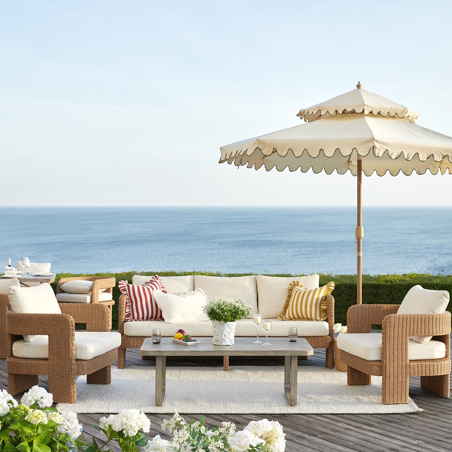 Stanford Round Wicker Outdoor 5-Seater Sofa Set, Natural