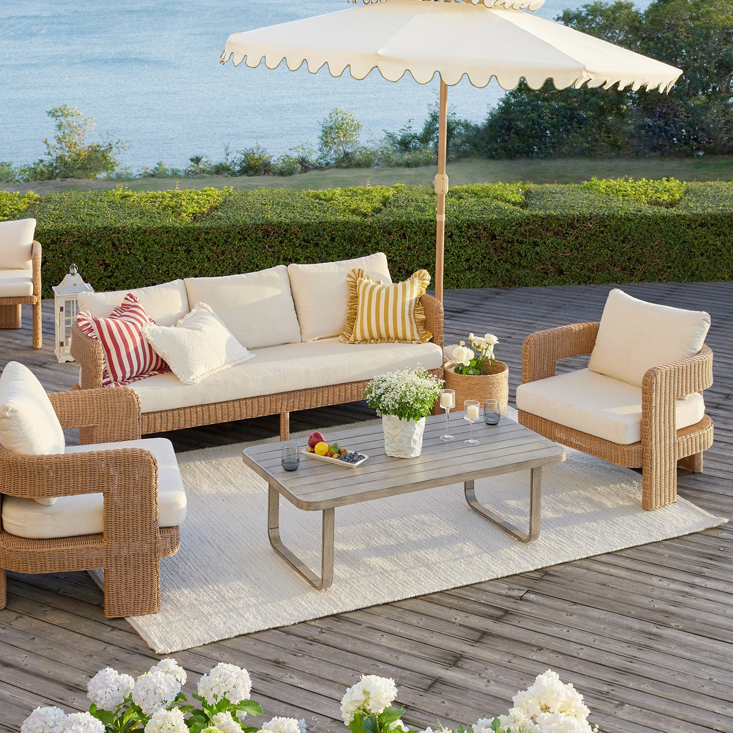 Stanford Round Wicker Outdoor 5-Seater Sofa Set, Natural