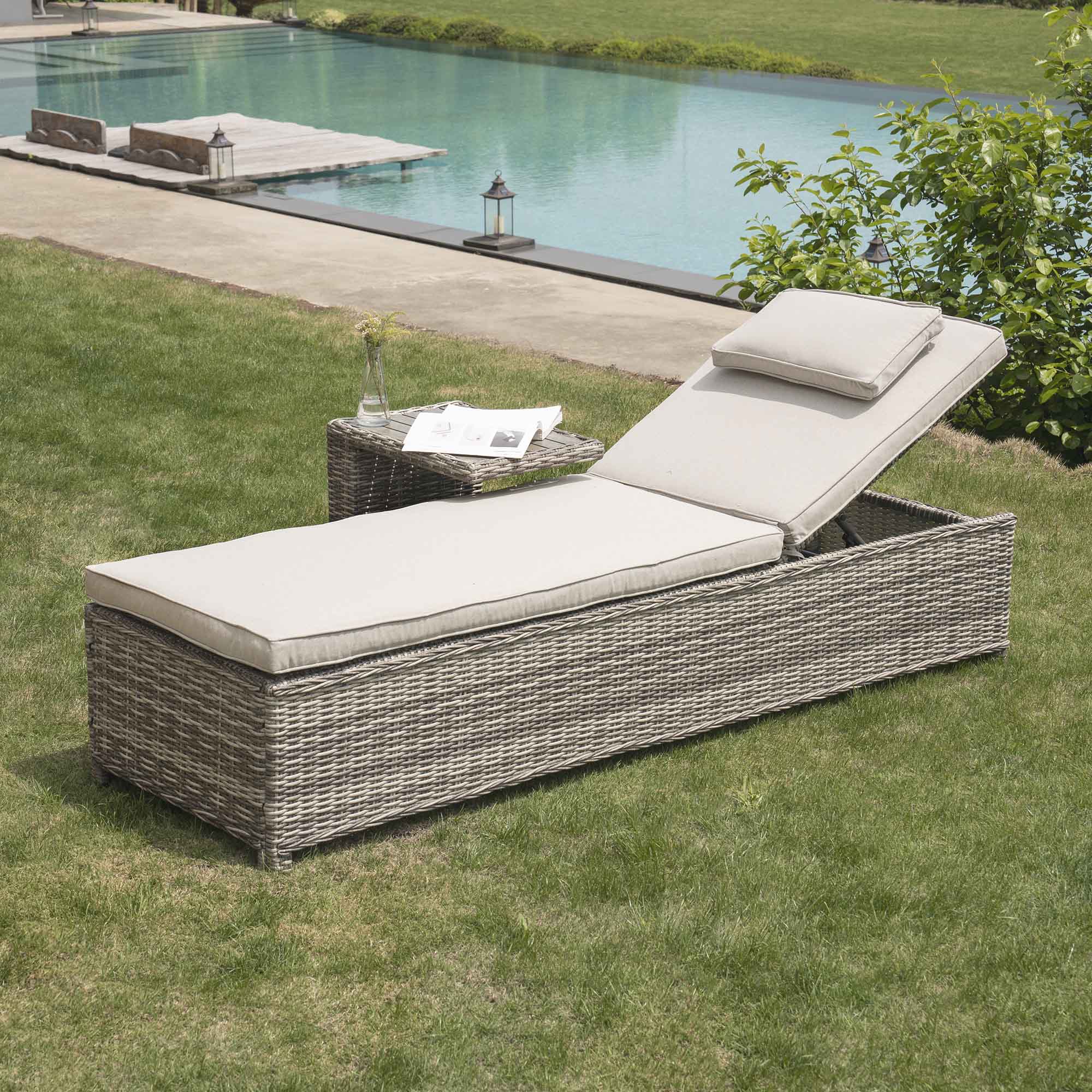 Hampshire Round Wicker Rattan Sun Lounger Light Grey Daals hampshire-round-wicker-rattan-sun-lounger-light-grey-daals