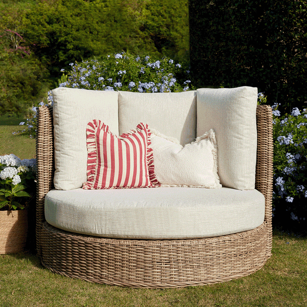 Bellagio Round Wicker Swivel Daybed, Natural