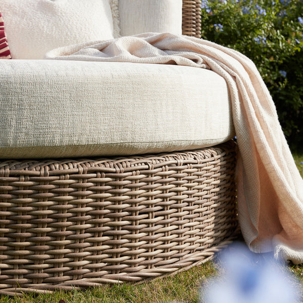 Bellagio Round Wicker Swivel Daybed, Natural