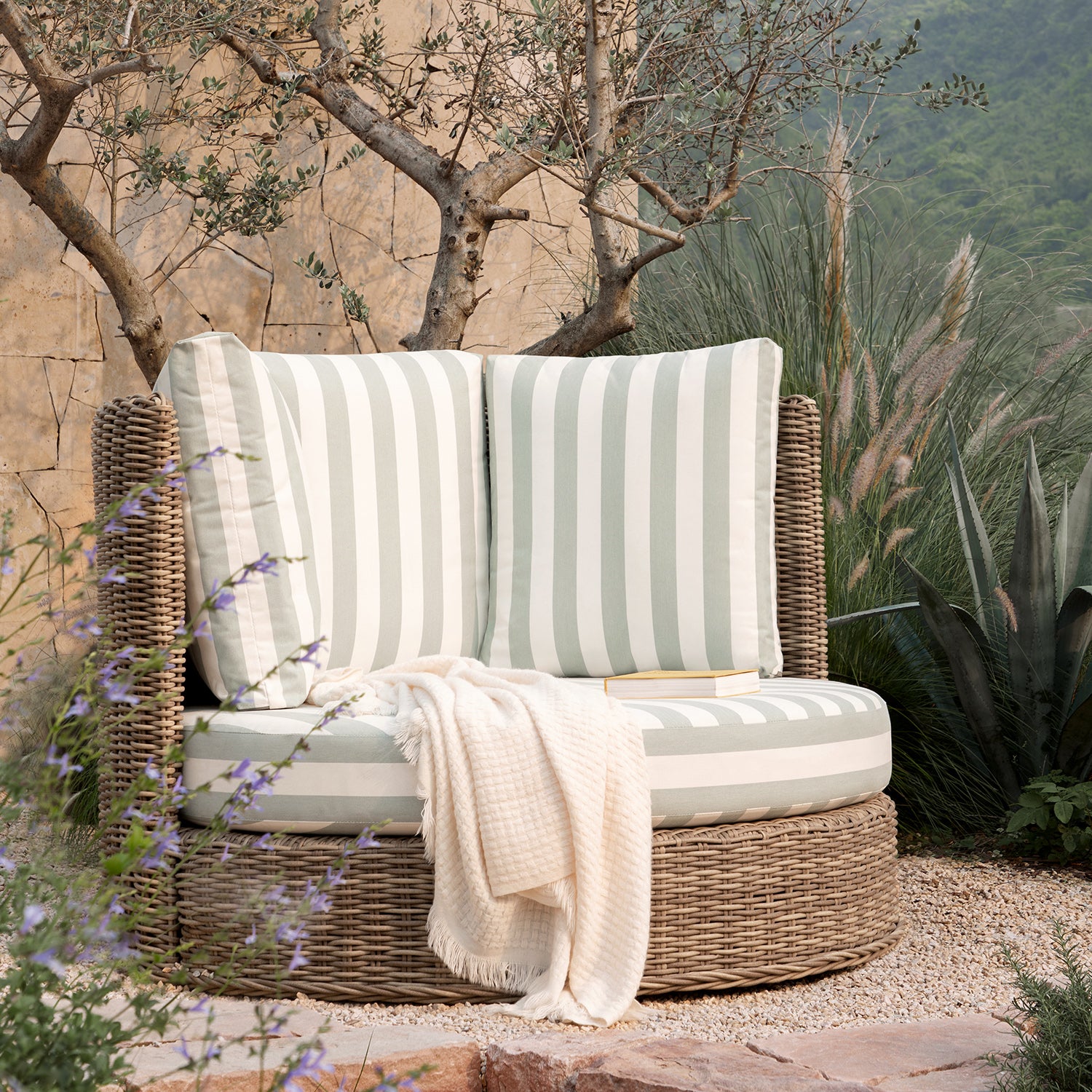 Bellagio Round Wicker Swivel Daybed, Natural with Sage Stripes