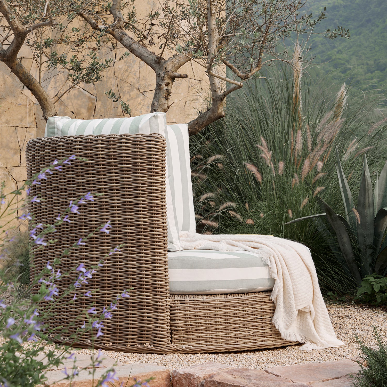 Bellagio Round Wicker Swivel Daybed, Natural with Sage Stripes