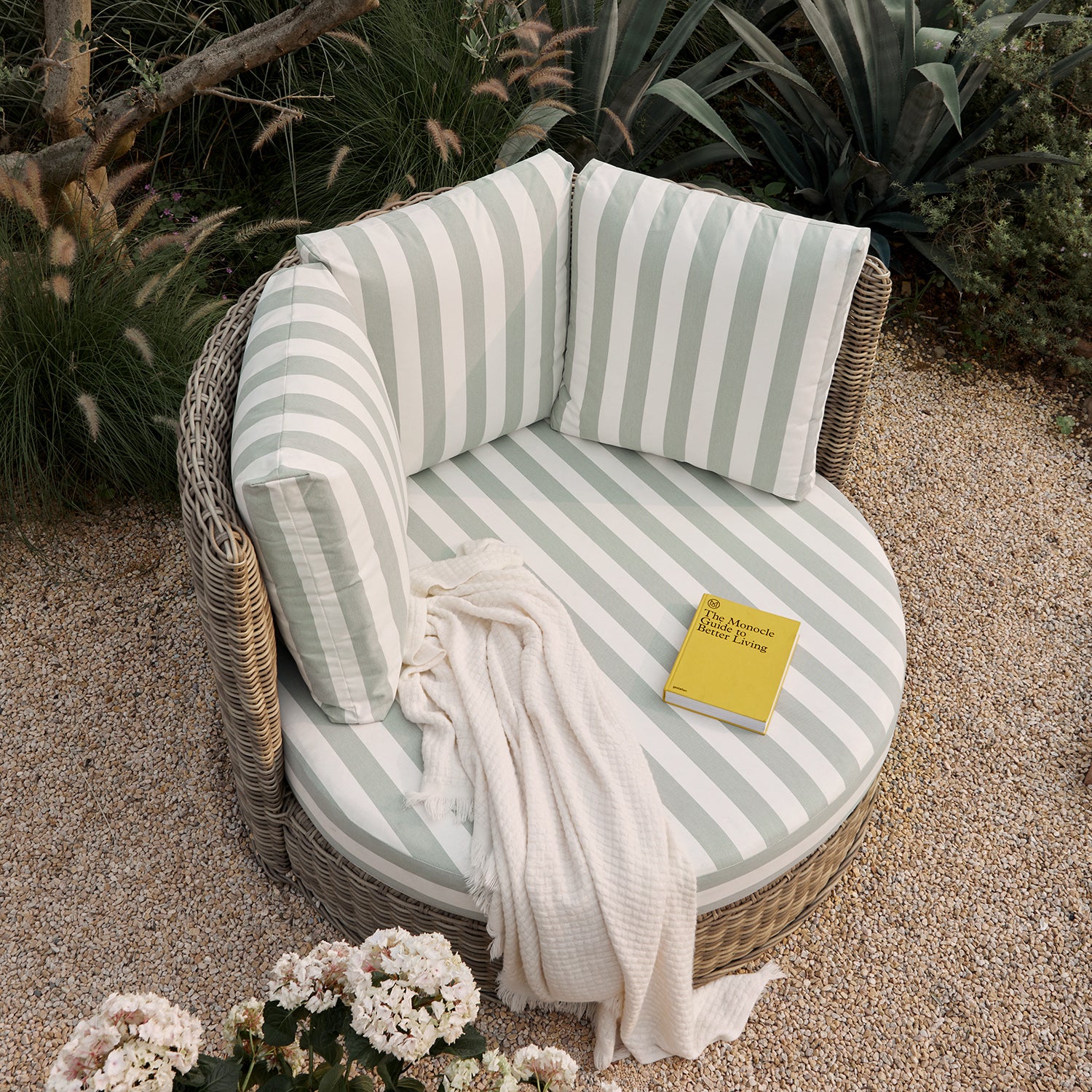 Bellagio Round Wicker Swivel Daybed, Natural with Sage Stripes