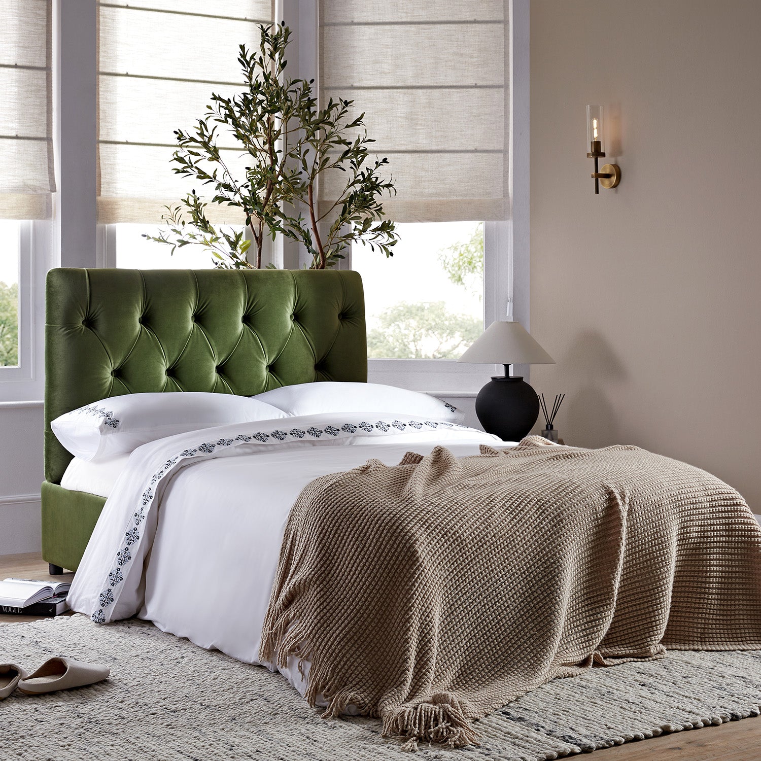Portland Small Double Buttoned Fold-Out Bed in Ottoman, Moss Green Velvet