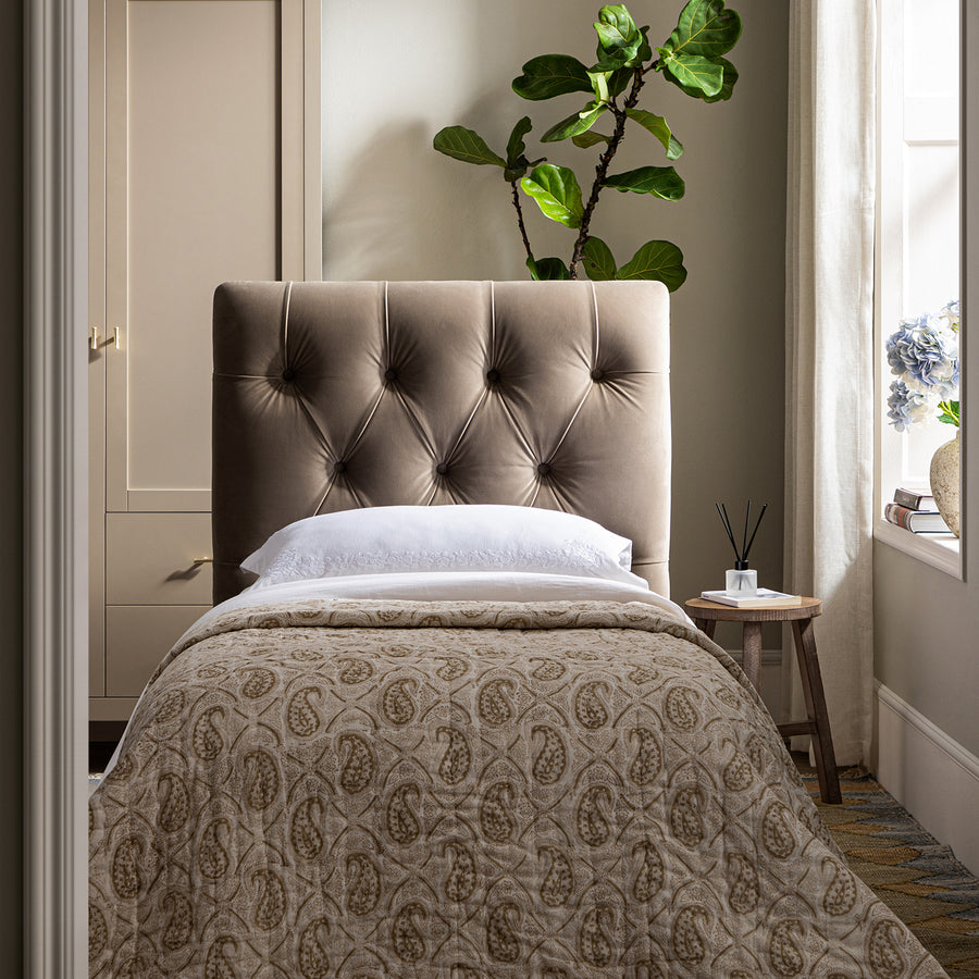 Portland Single Buttoned Fold-Out Bed in Ottoman, Mink Velvet