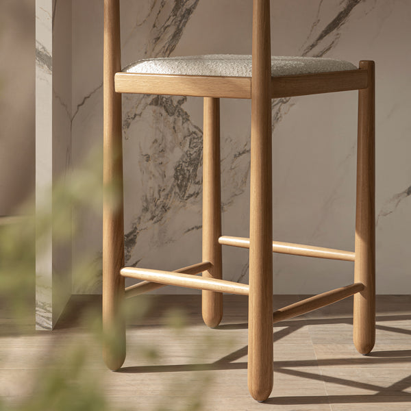Tama Counter Stool, Ecru Boucle | Natural Oak Frame - daals