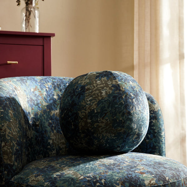 Amboise Armchair with Ball Cushion, Julien Linen Blend - daals
