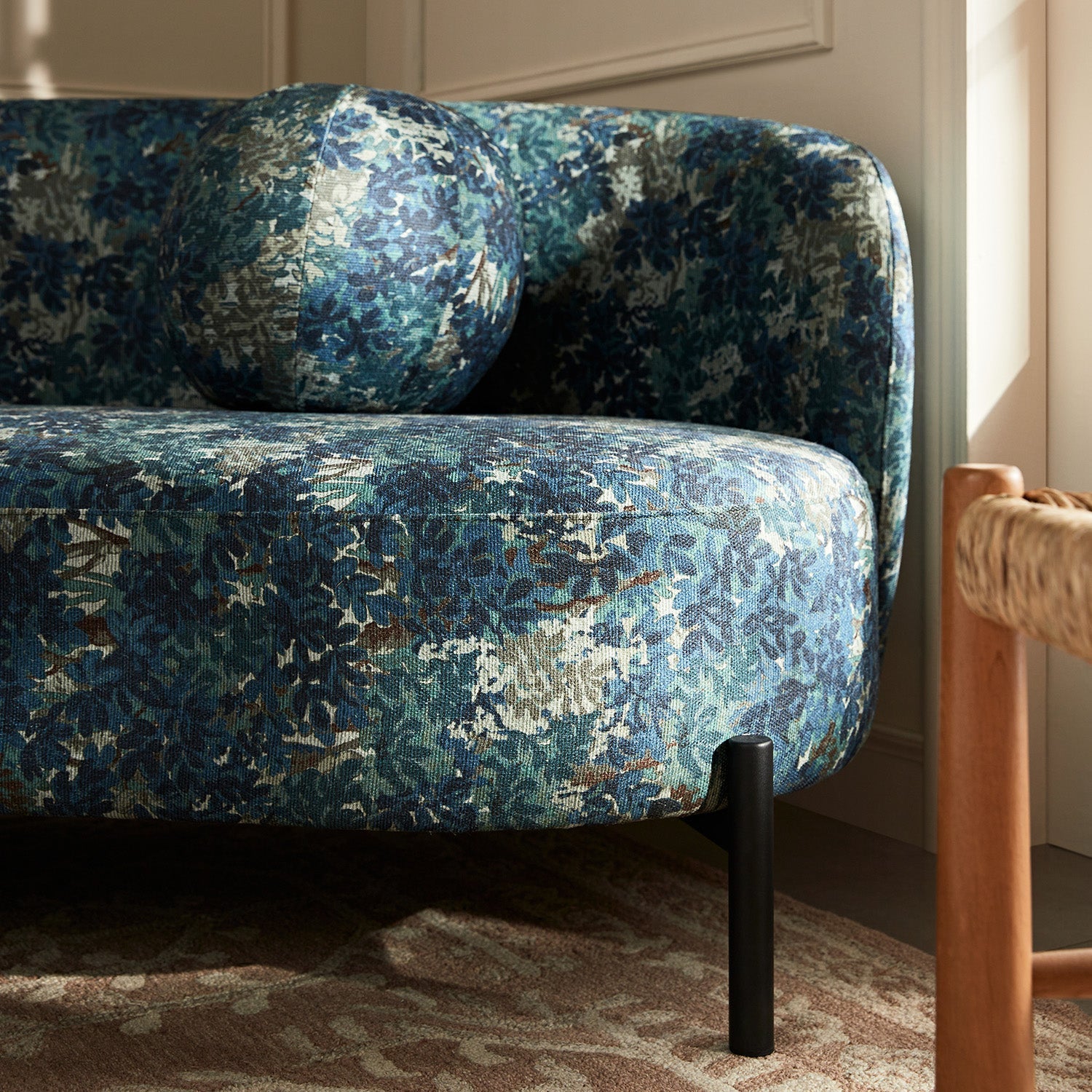 Amboise 3-Seater Curved Sofa with Ball Cushions, Julien Linen Blend