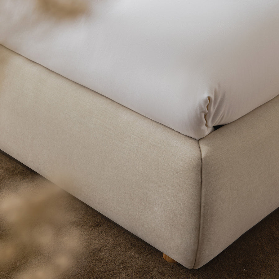 Astrid Ruched Wingback Bed, Ivory Chenille