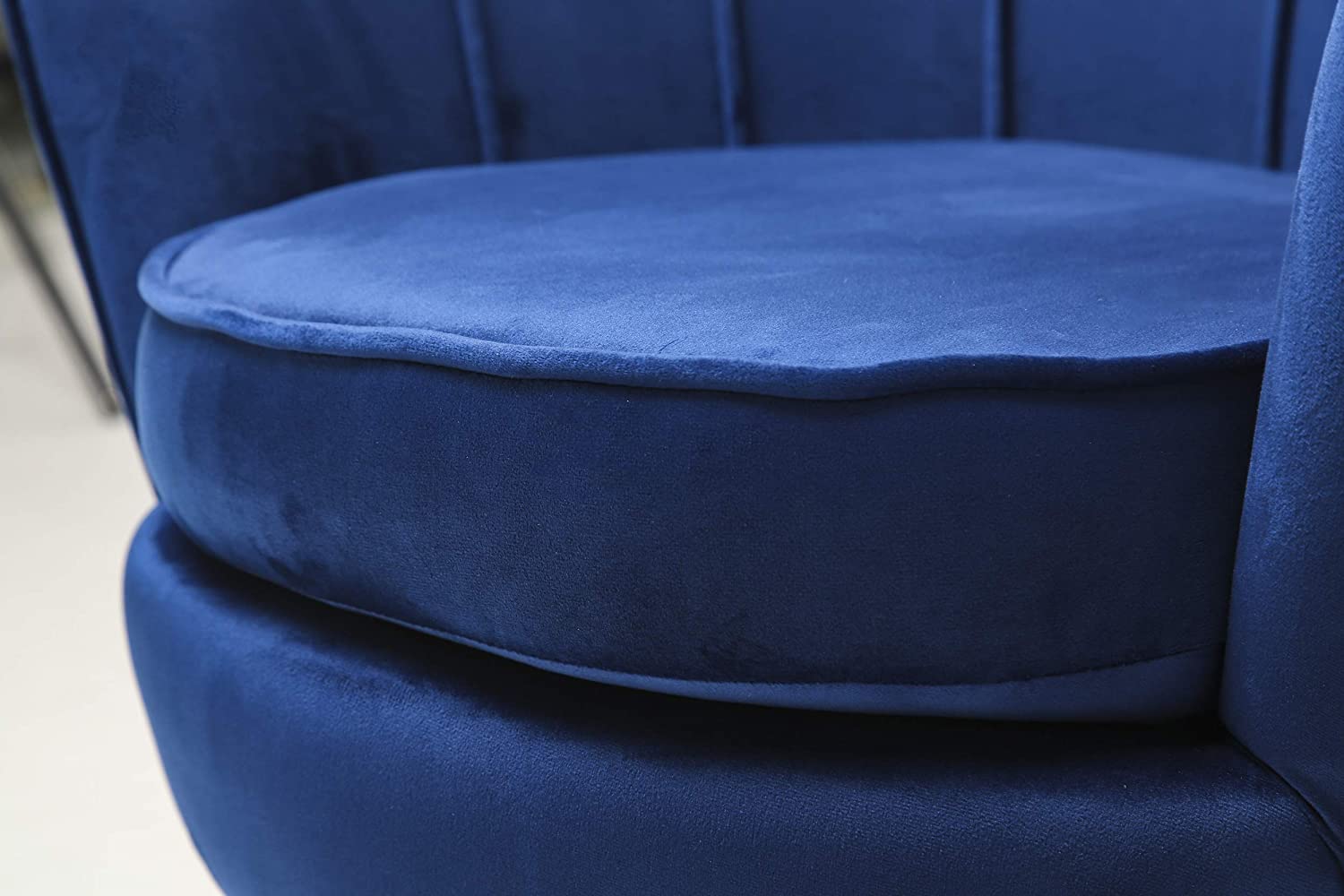 Hepburn Accent Chair in Blue Velvet daals