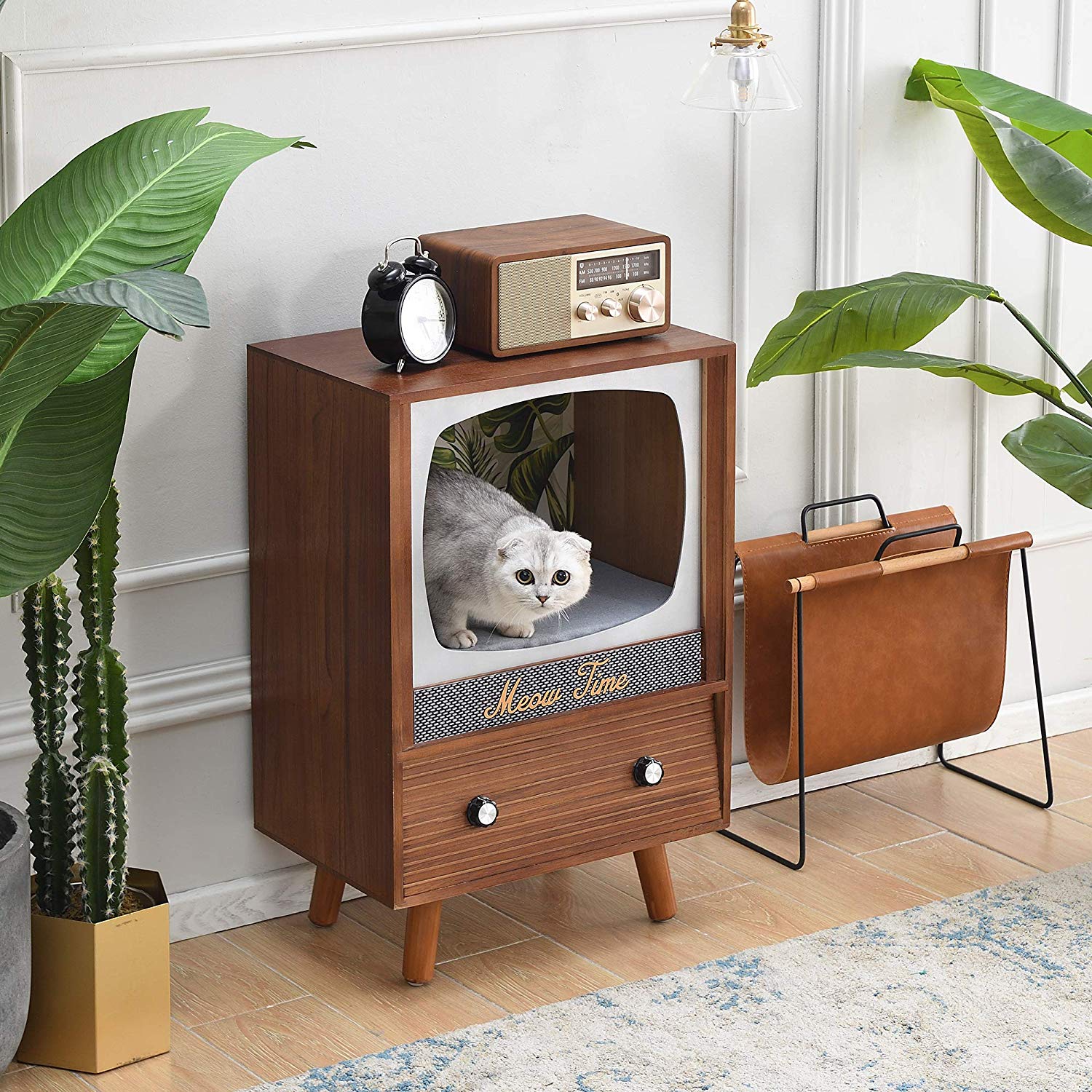 Vintage Style TV Cat Condo