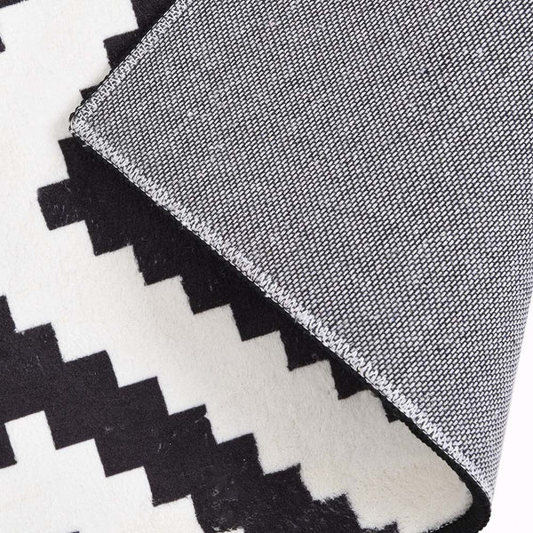 Illusion Monochrome Printed Rug 140 x 200 cm