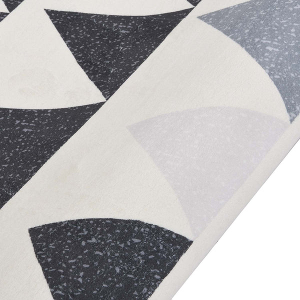 Hex Printed Rug 140 x 200 cm